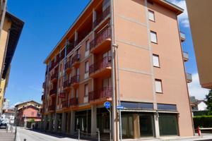 ACCOGLIENTE MANSARDA TRICAMERE - arredata e in ...