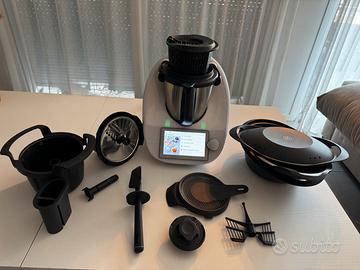 Bimby TM6 Vorwerk, anno 2023 completo di accessori