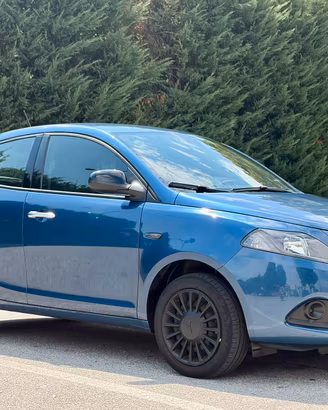 Lancia Ypsilon hybrid