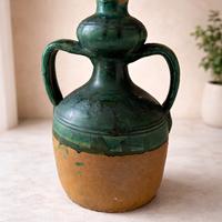 Vaso in ceramica smaltata verde con doppio manico