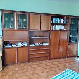 Armadio scomponibilein legno per soggiorno/salotto