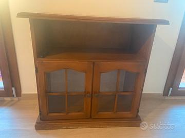 Mobile vetrina legno con ruote