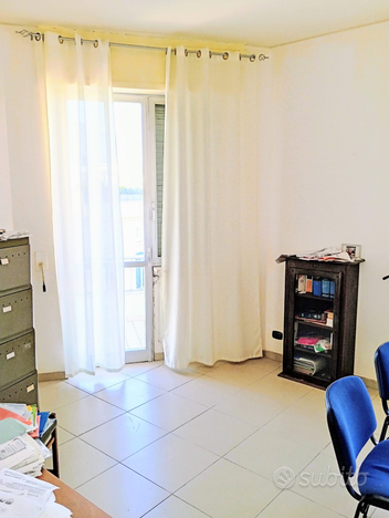 Stanza uso studio a Lecce (Le) zona cent