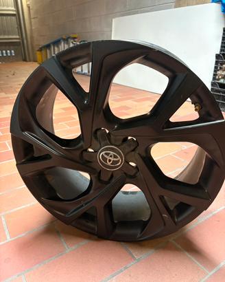 4 cerchi da 18’’ per Toyota C-HR