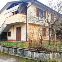 Pratovecchio (Ar), 4 Vani, giardino e garage