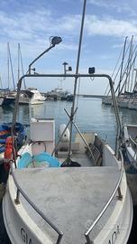 Barca con motore 40 cavalli Suzuki ari del 2023