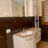 Set arredo bagno con specchio