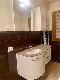 Set arredo bagno con specchio