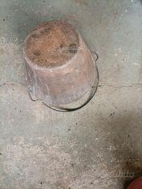 Secchio vintage da muratore in ferro