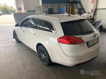 Opel insigna sw 2011 incidentata