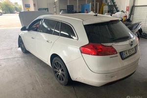 Opel insigna sw 2011 incidentata