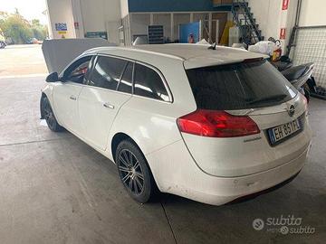 Opel insigna sw 2011 incidentata