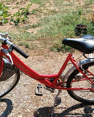 Bici da città Benati Rossa con cestino anteriore
