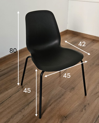 Sedia plastica nera