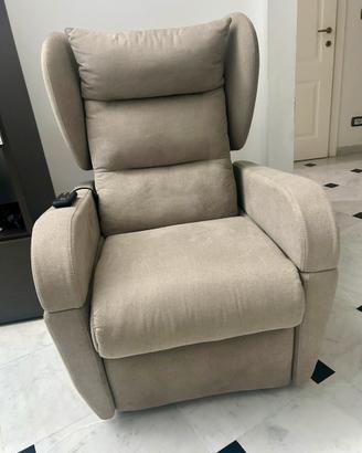 Poltrona relax 6 motori usata 15 giorni