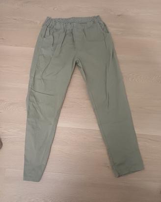 pantalone verde chiaro