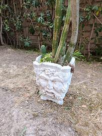 Vaso decorativo da giardino a forma di volto