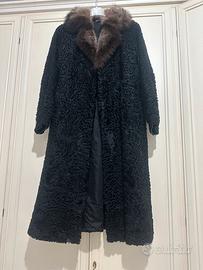 Astrakan con collo di pelliccia
