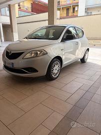 Lancia Ypsilon 1.2 69 CV 5 porte Platinum