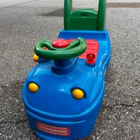 Macchinina per bambini primi passi