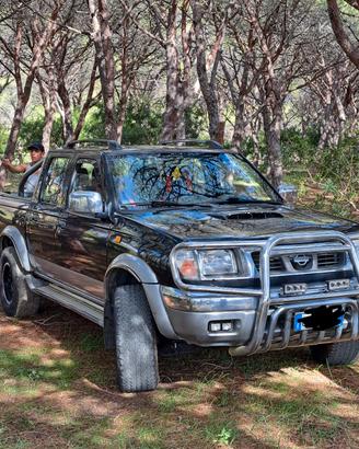 fuoristrada  Nissan Navarra d 22