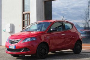 Lancia Ypsilon 1.0 firefly hybrid Silver s&s 70cv