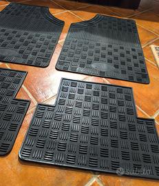 set 4 tappetini gomma auto standard 