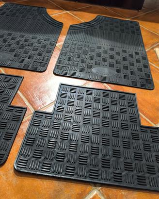 set 4 tappetini gomma auto standard 