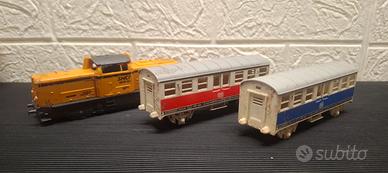 Trenino vagone con locomotiva anni 80