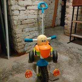 Triciclo Chicco pellicano con maniglione