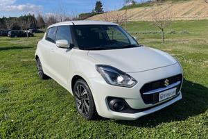 SUZUKI Swift 1.2 Hybrid Top