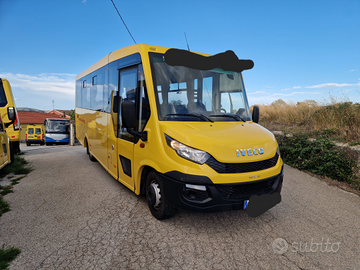 Scuolabus Iveco mobi 50 posti euro 6