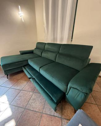 DIVANO NUOVO ANTIMACCHIA CON LETTO ESTRAIBILE