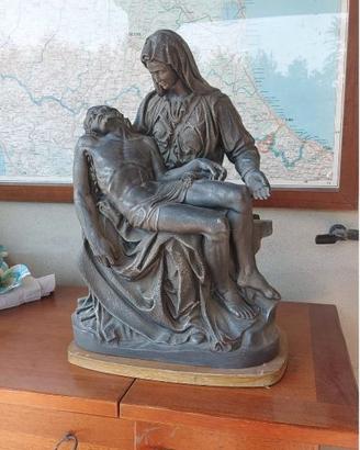 Pietà di Michelangelo in Bronzo