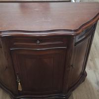 Armadietto classico bombato marrone