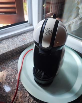 macchina caffè dolce gusto DeLonghi 