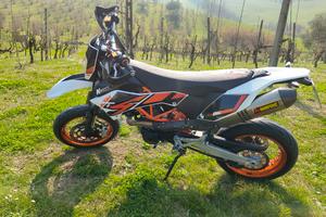 KTM 690 smc