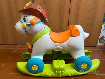 Cavallo a dondolo e cavalcabile