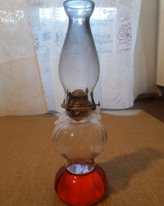 Lampada Vintage a Cherosene Rosso