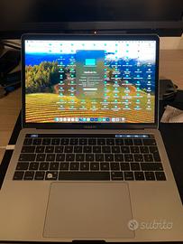 Macbook pro 2018 13”  touch bar Core i5