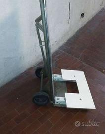 Carrello modificato per trasporto libri