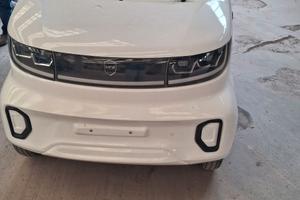 Auto elettrica Ufo Guida senza patente e assic raz