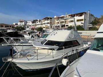 Barca a Motore Hatteras Convertible 31