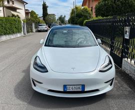 TESLA Model 3 - 2020