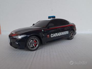 MODELLO ALFA ROMEO NUOVA GIULIA CARABINIERI  1 /18