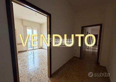 4 LOCALI CON BOX! ULTIMO PIANO CON ASCENSORE E CON