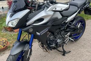 YAMAHA TRACER 900