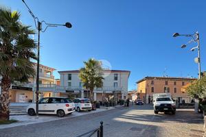 3 LOCALI A DESENZANO DEL GARDA