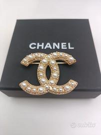 Spilla Chanel