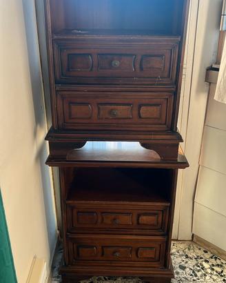 Comodini in legno antico
